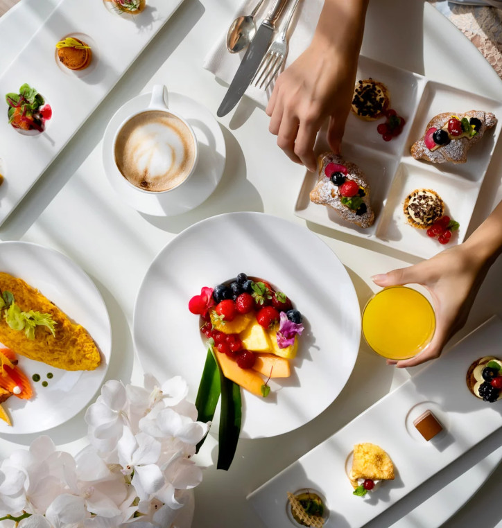 media.Slide-Room-service-2-Hotel-Atlantic-Riccione